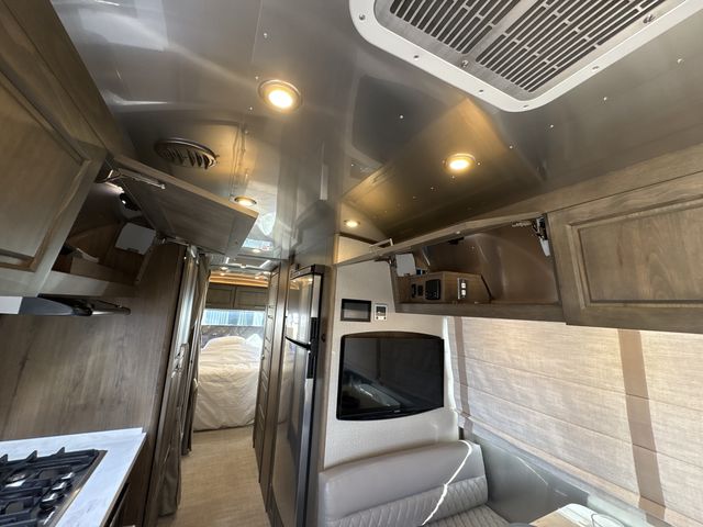 2025 Airstream 30RBQ Base