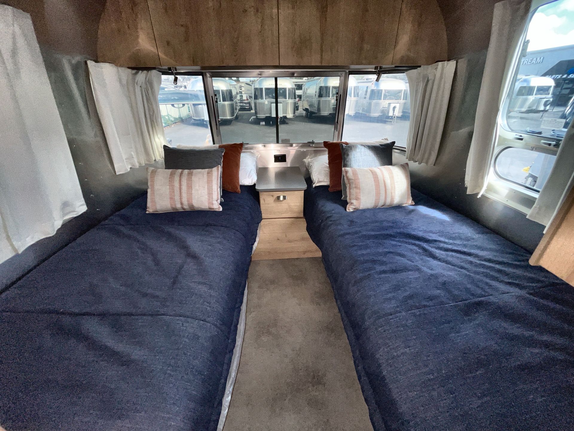 2026 Airstream 23FBT Base