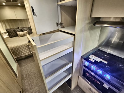 2025 Airstream 27FBQ Base