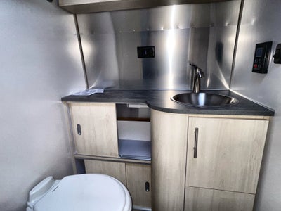 2025 Airstream 27FBT Base