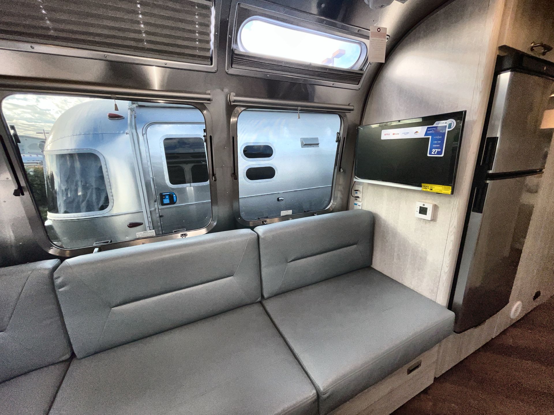 2026 Airstream 27FBQ Base