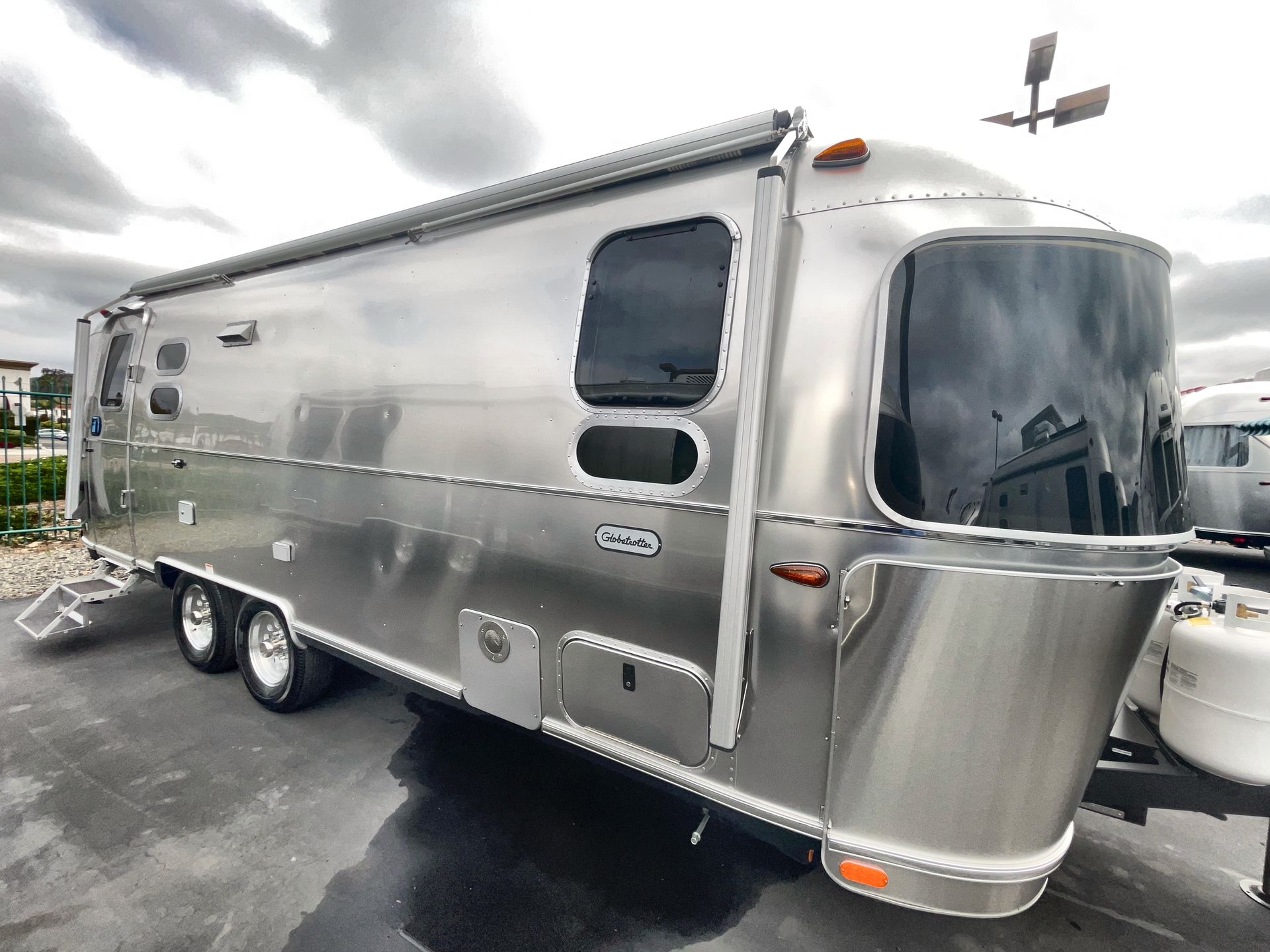 2025 Airstream 25FBQ Base