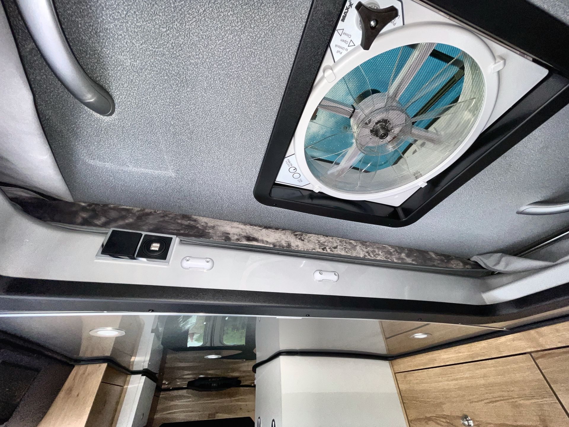 2026 Airstream Rangeline Base