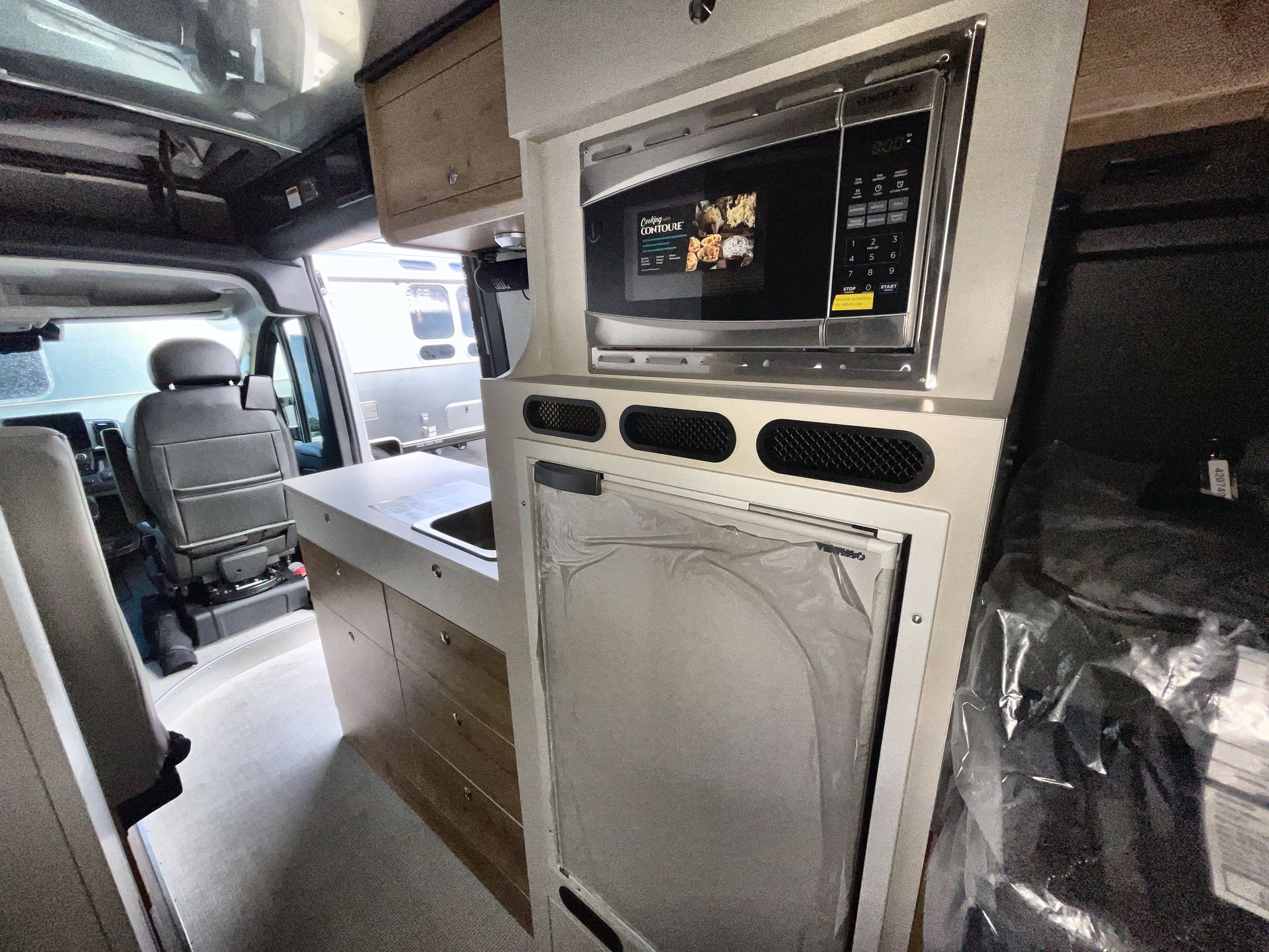 2026 Airstream Rangeline Base