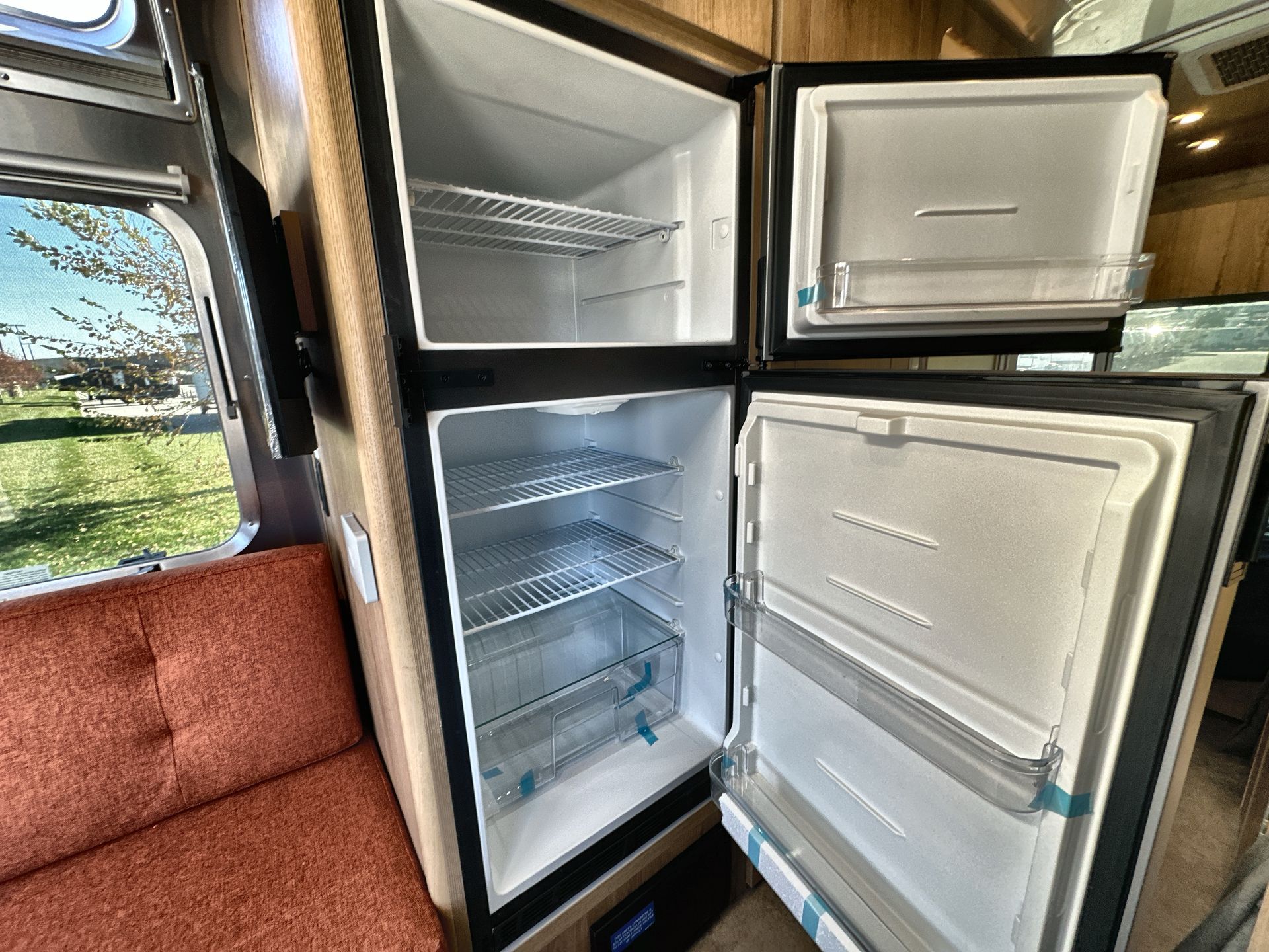 2026 Airstream 25FBQ Base