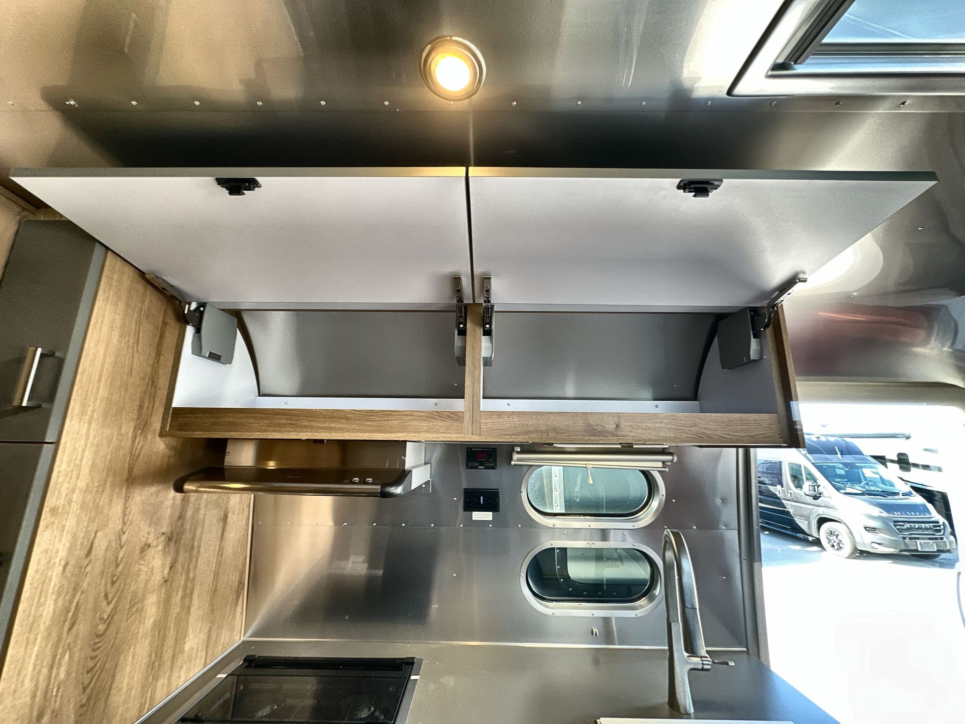 2026 Airstream 25FBQ Base