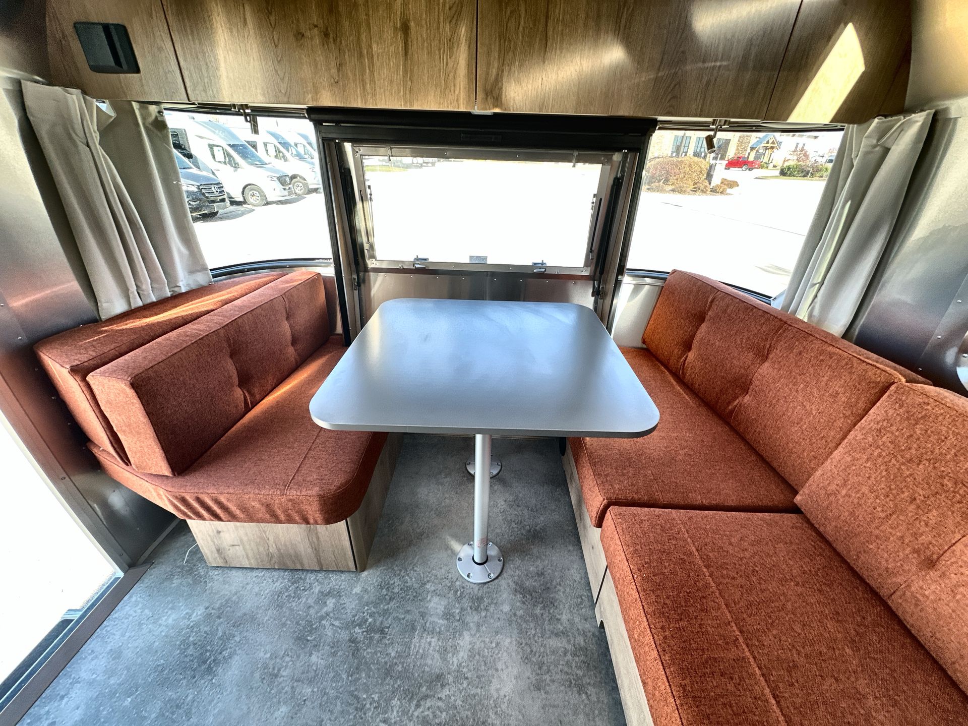 2026 Airstream 25FBQ Base