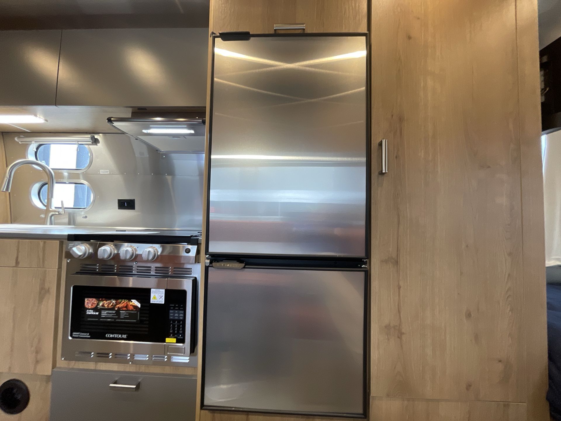 2026 Airstream 23FBT Base