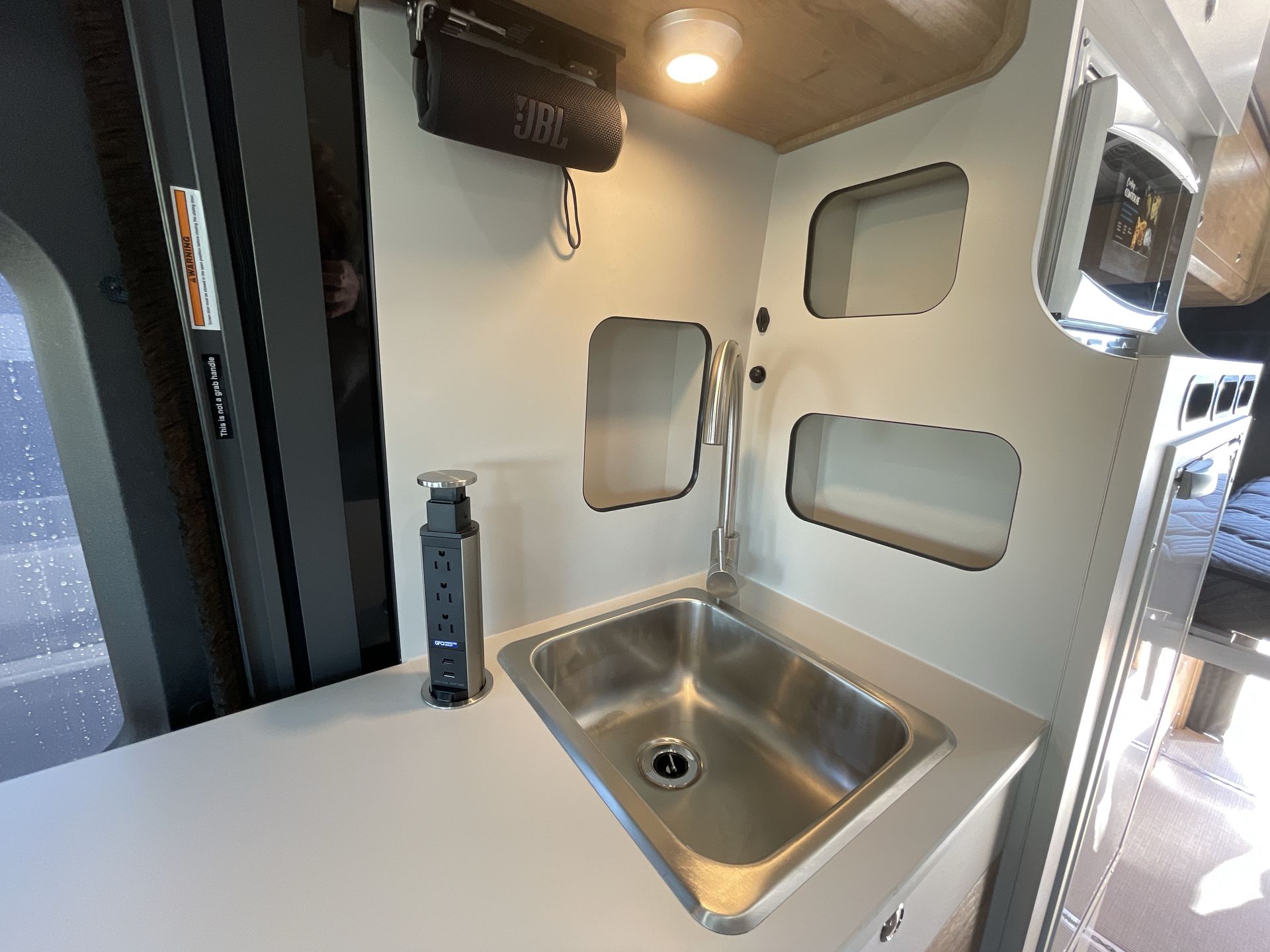 2026 Airstream Rangeline Base