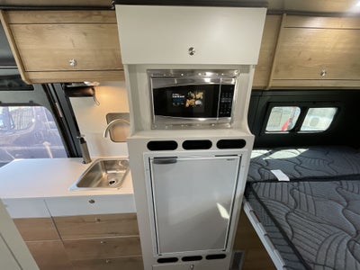 2026 Airstream Rangeline Base