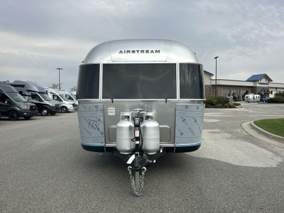 2026 Airstream 33FBQ Base