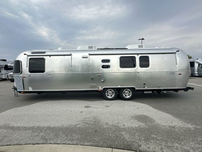 2026 Airstream 33FBQ Base