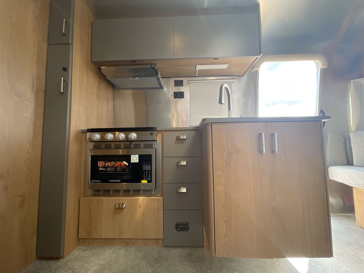 2026 Airstream 25FBQ Base