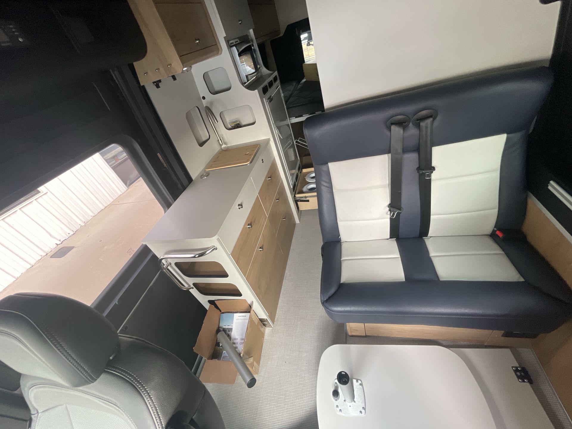 2026 Airstream Rangeline Base