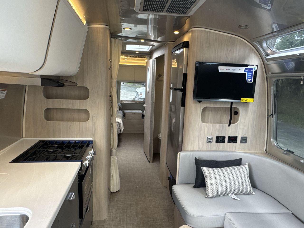 2026 Airstream 30RBT Base