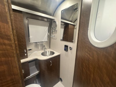 2026 Airstream 27FBQ Base