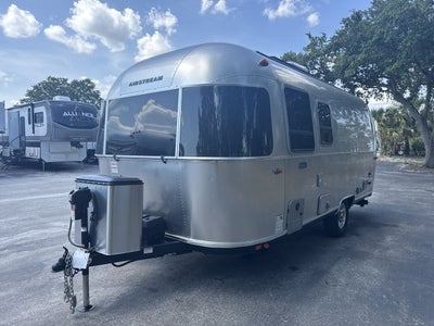2025 Airstream 22FB Base