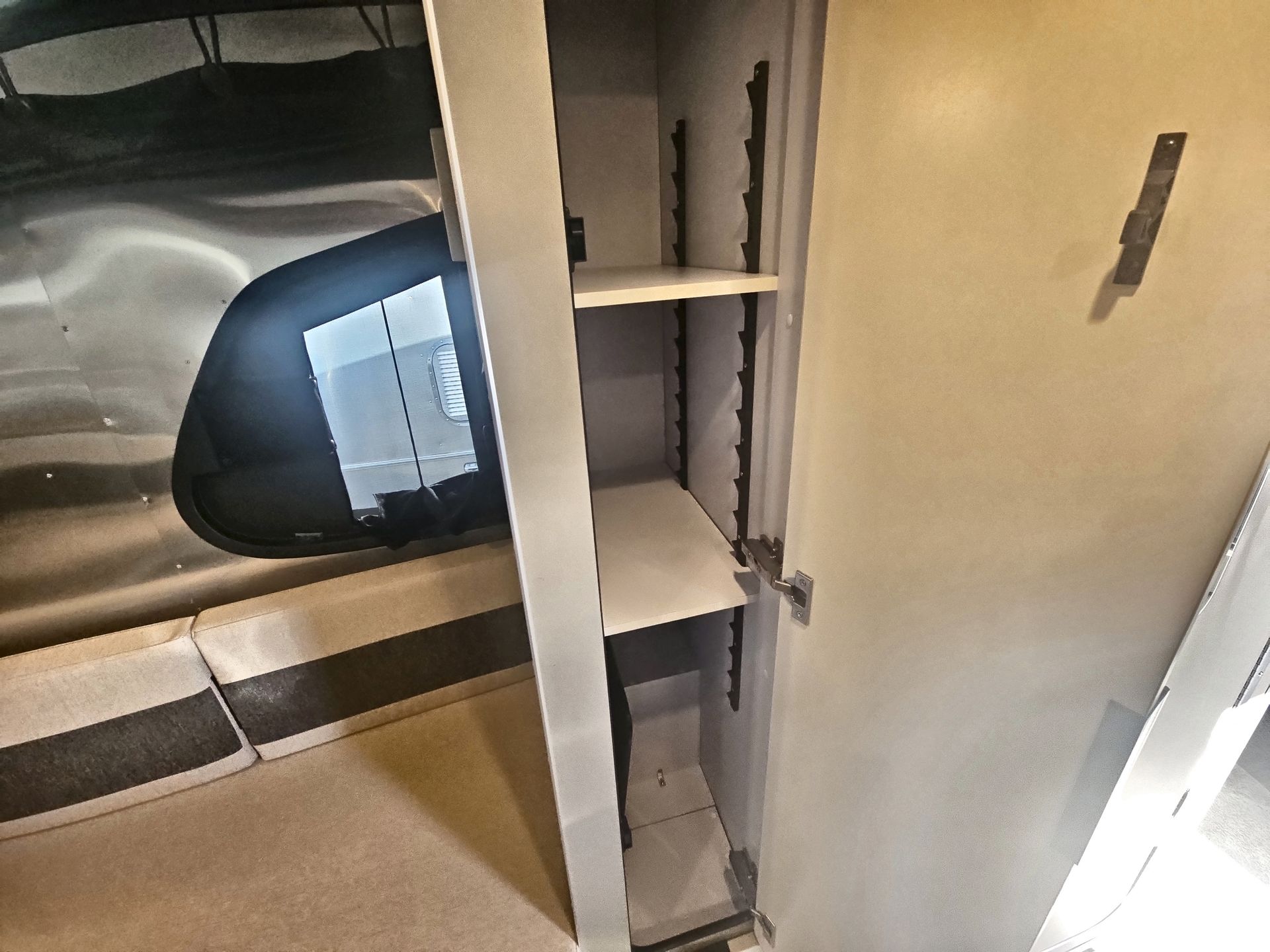 2025 Airstream 20Xe Base