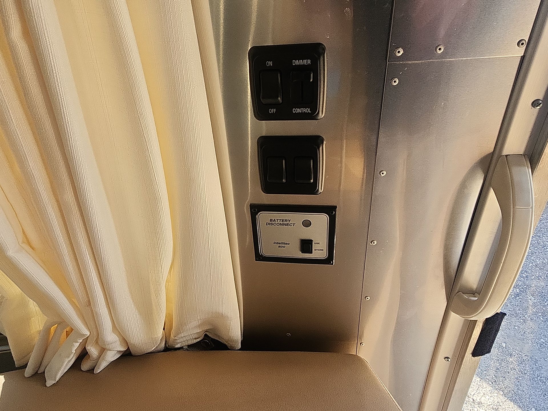 2015 Airstream 23D Base