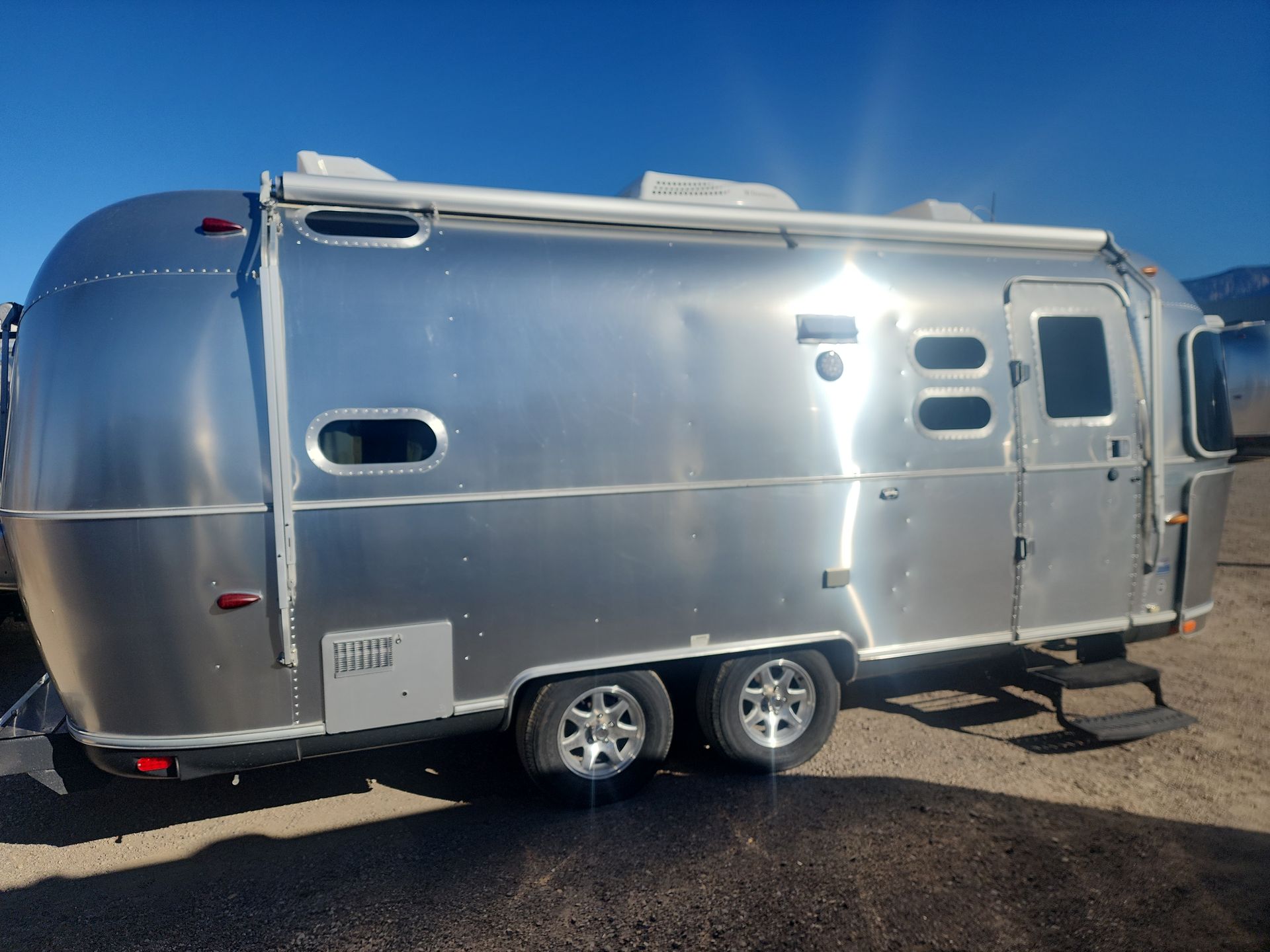2015 Airstream 23D Base