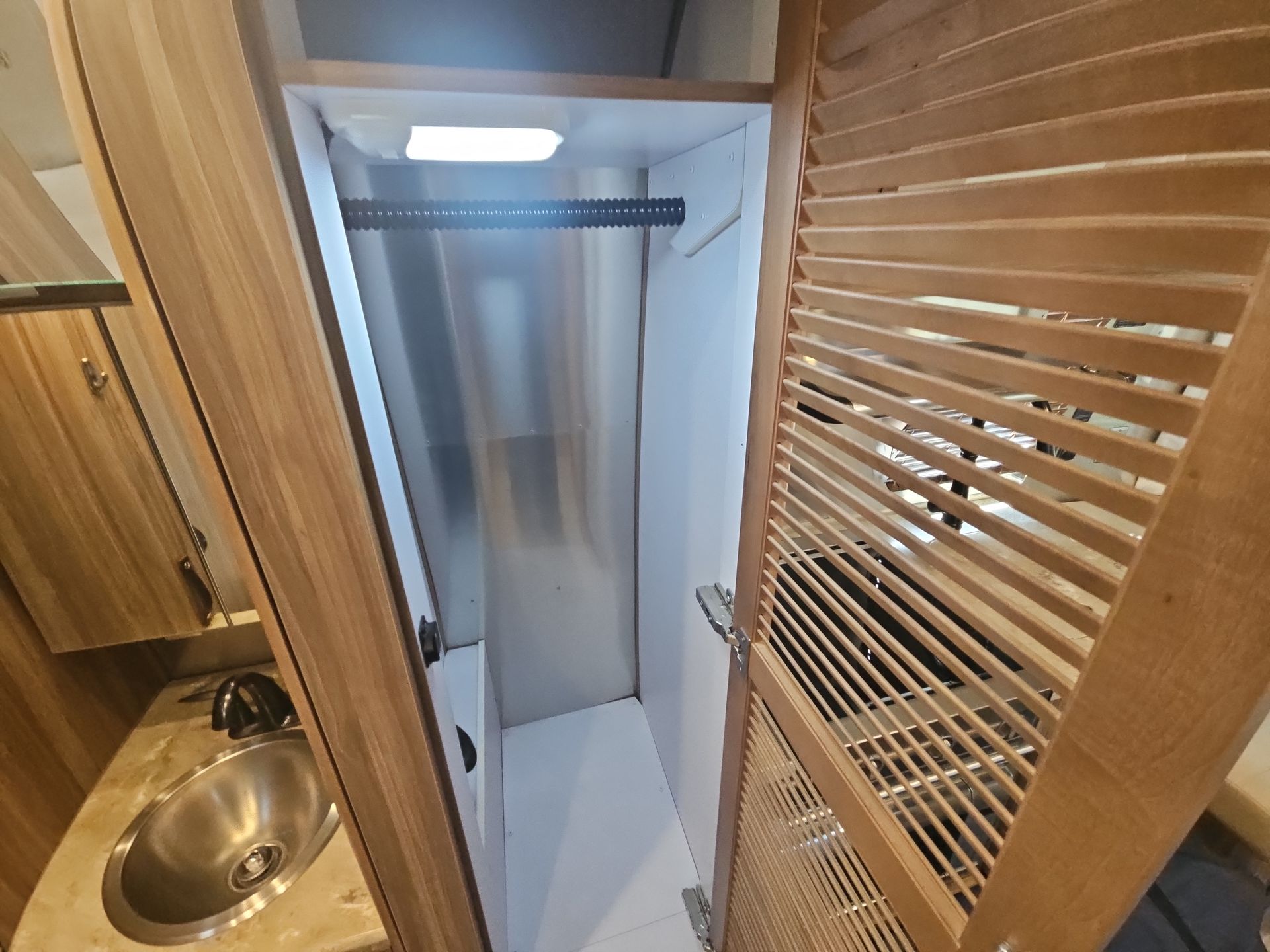 2018 Airstream 19CB Base