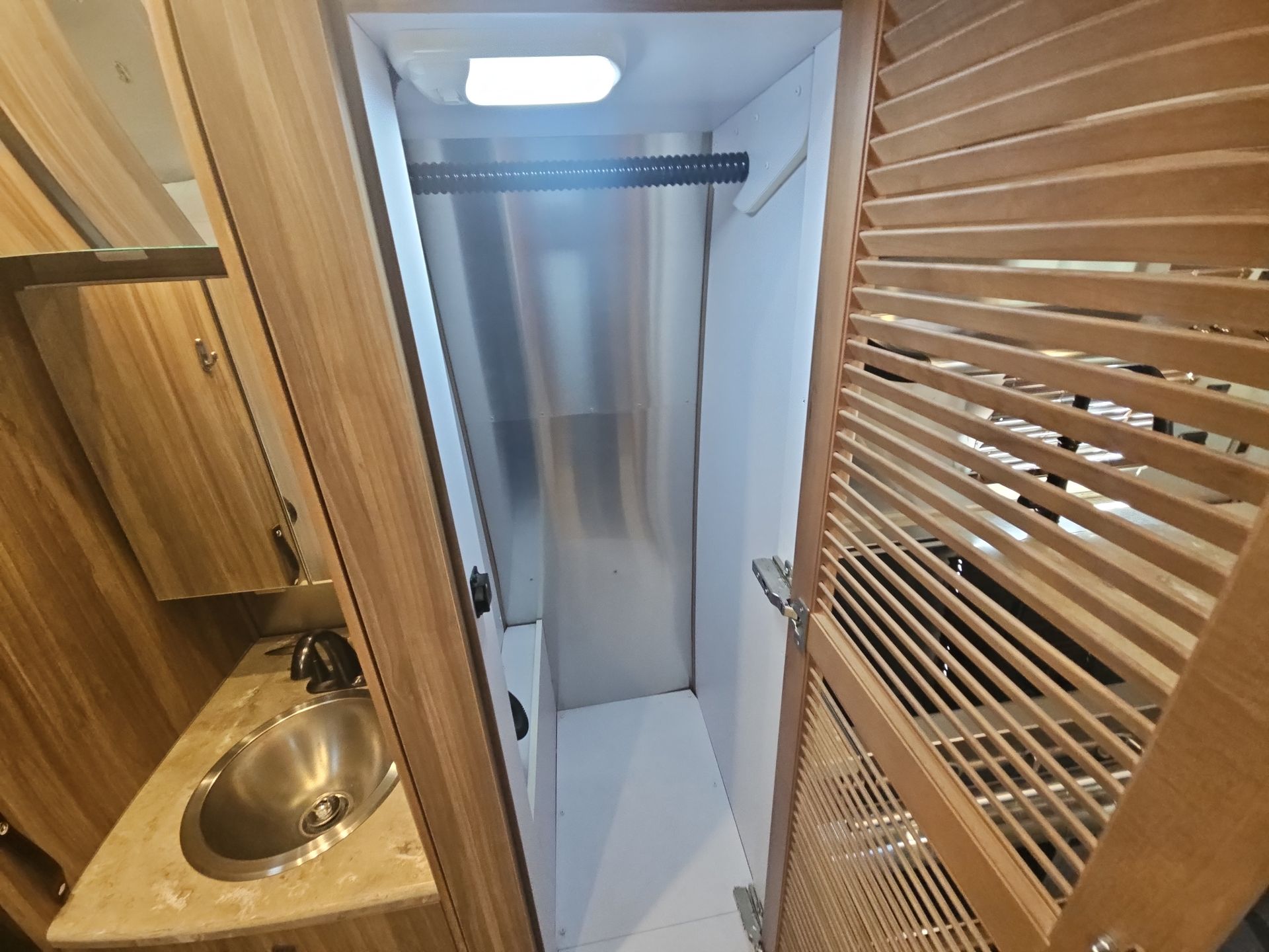 2018 Airstream 19CB Base