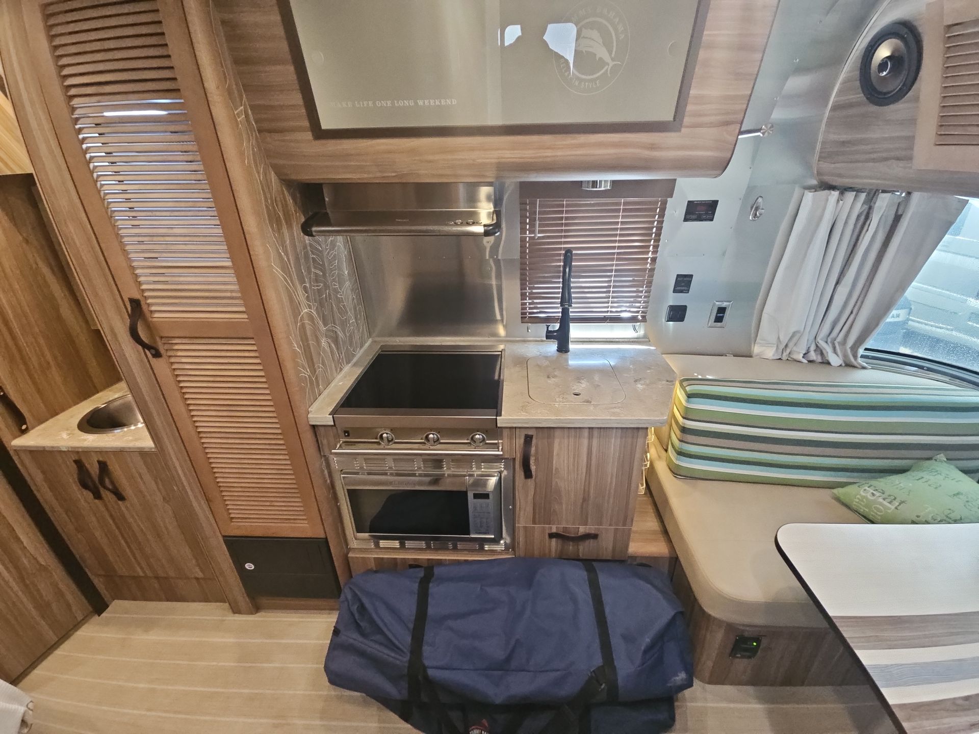 2018 Airstream 19CB Base