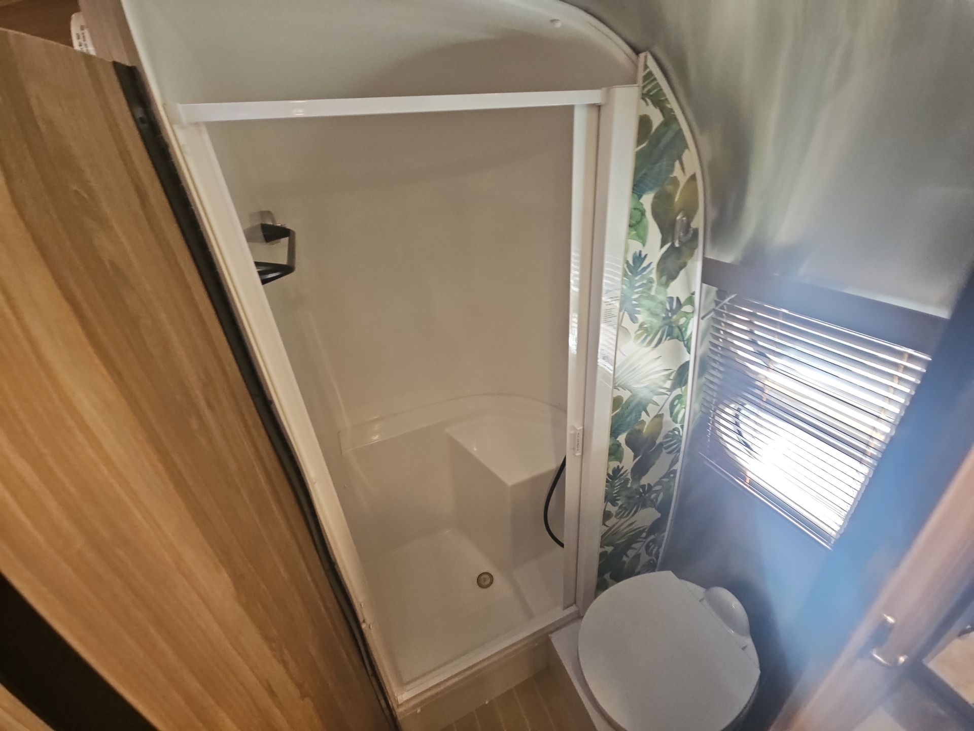 2018 Airstream 19CB Base