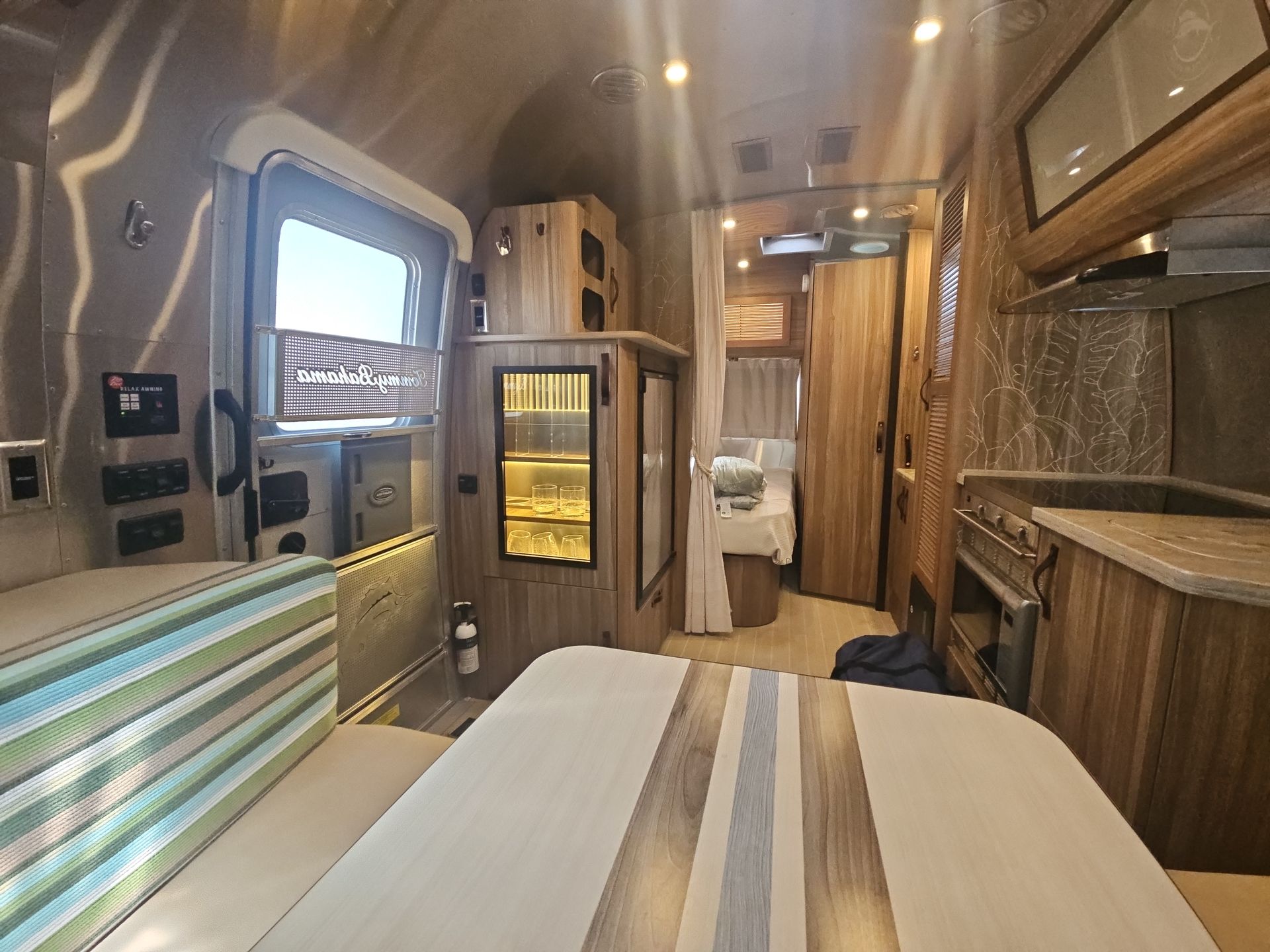 2018 Airstream 19CB Base