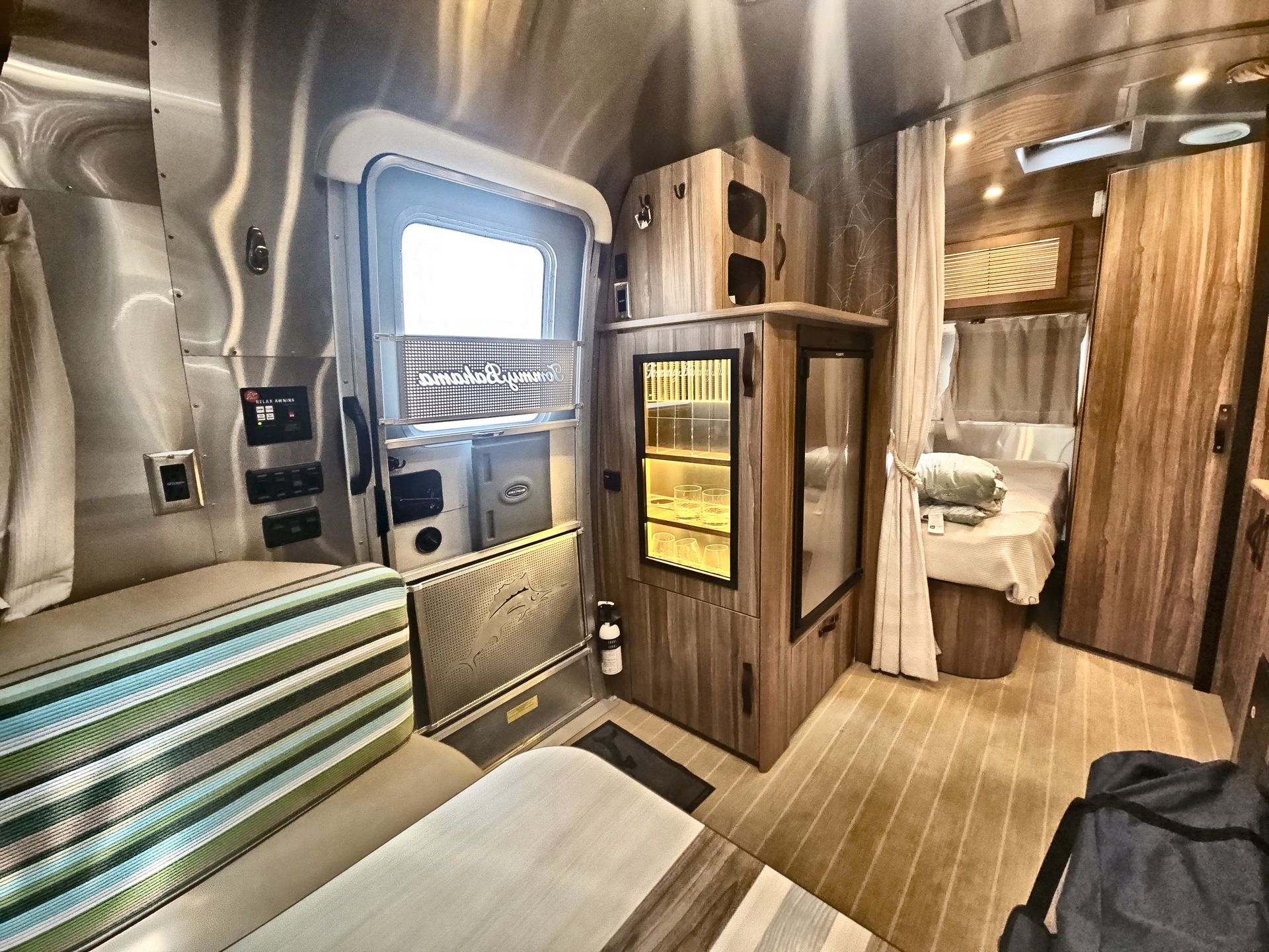 2018 Airstream 19CB Base