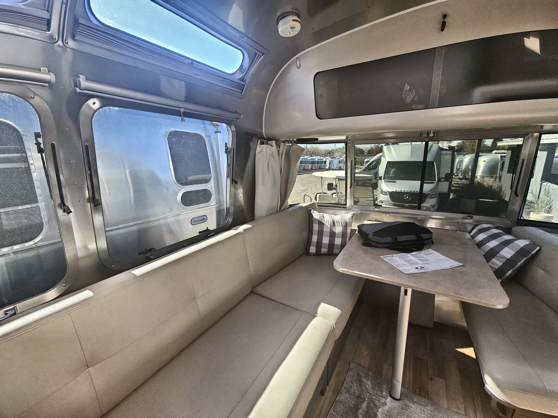 2016 Airstream 23CB (Corner Bed) Base