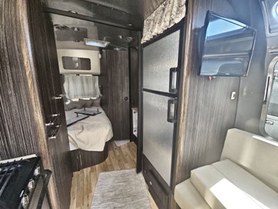 2016 Airstream 23CB (Corner Bed) Base