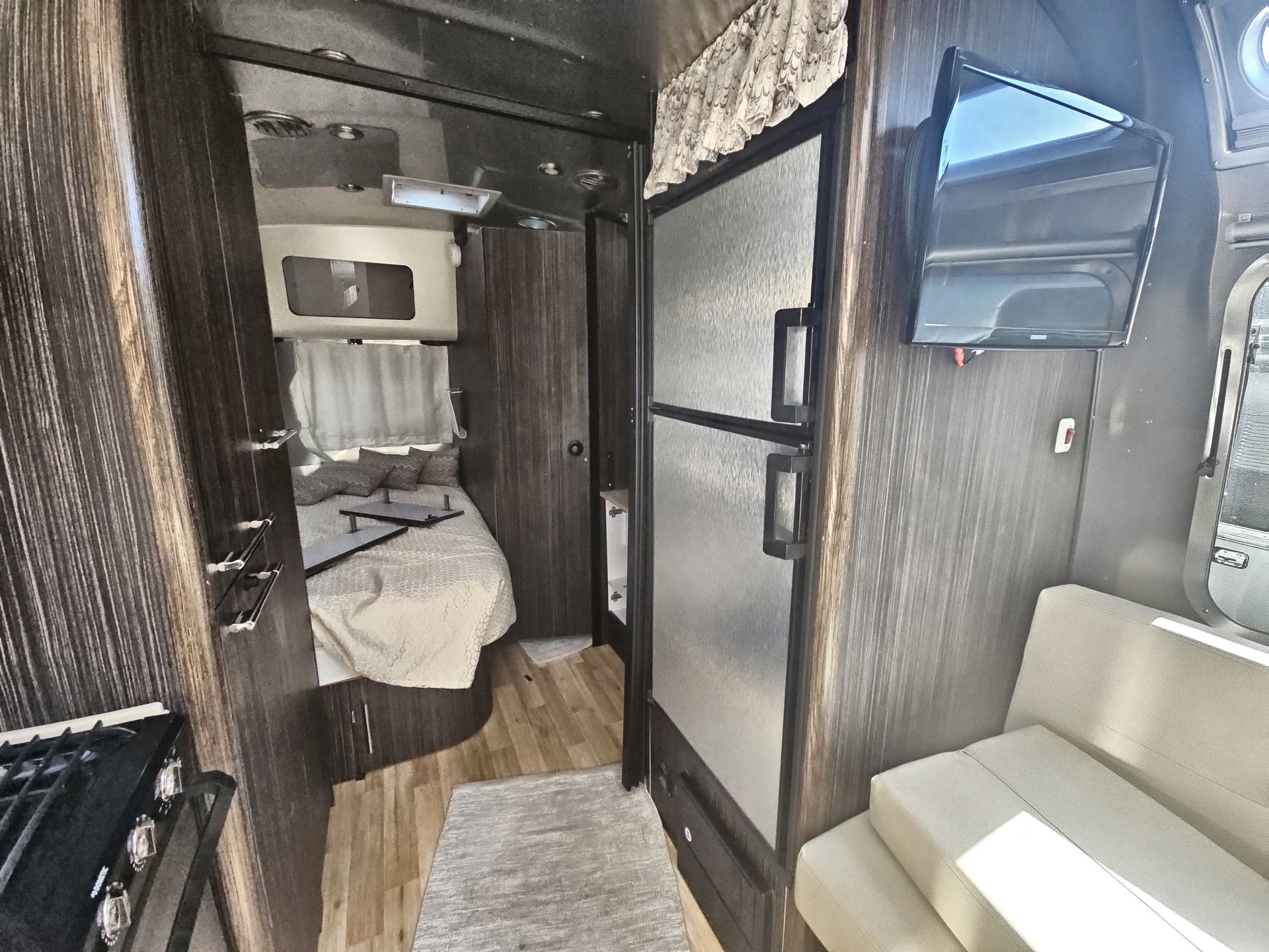 2016 Airstream 23CB (Corner Bed) Base