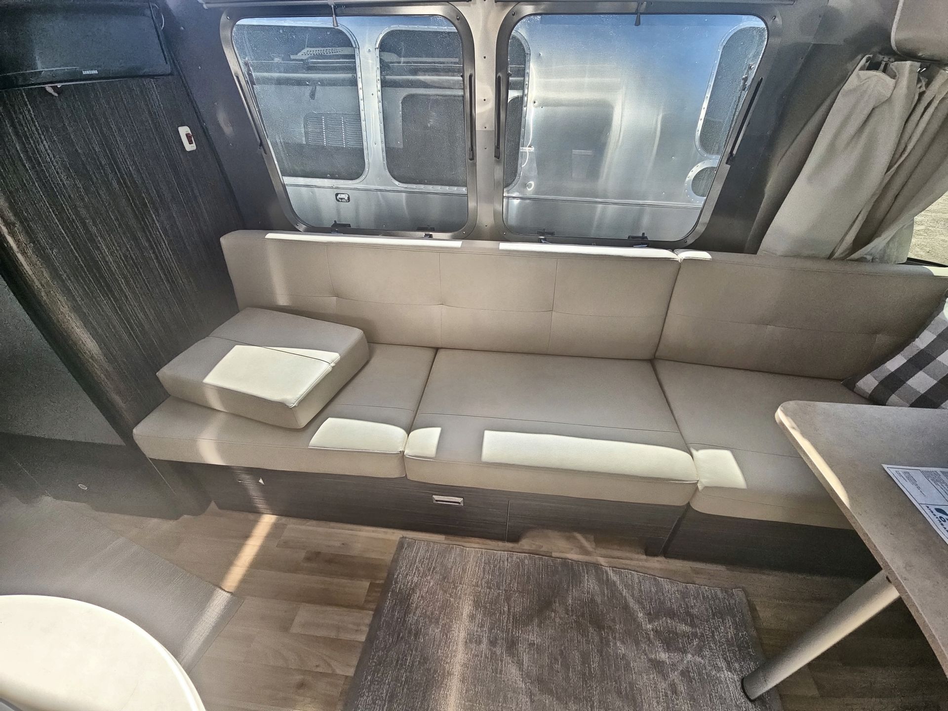 2016 Airstream 23CB (Corner Bed) Base