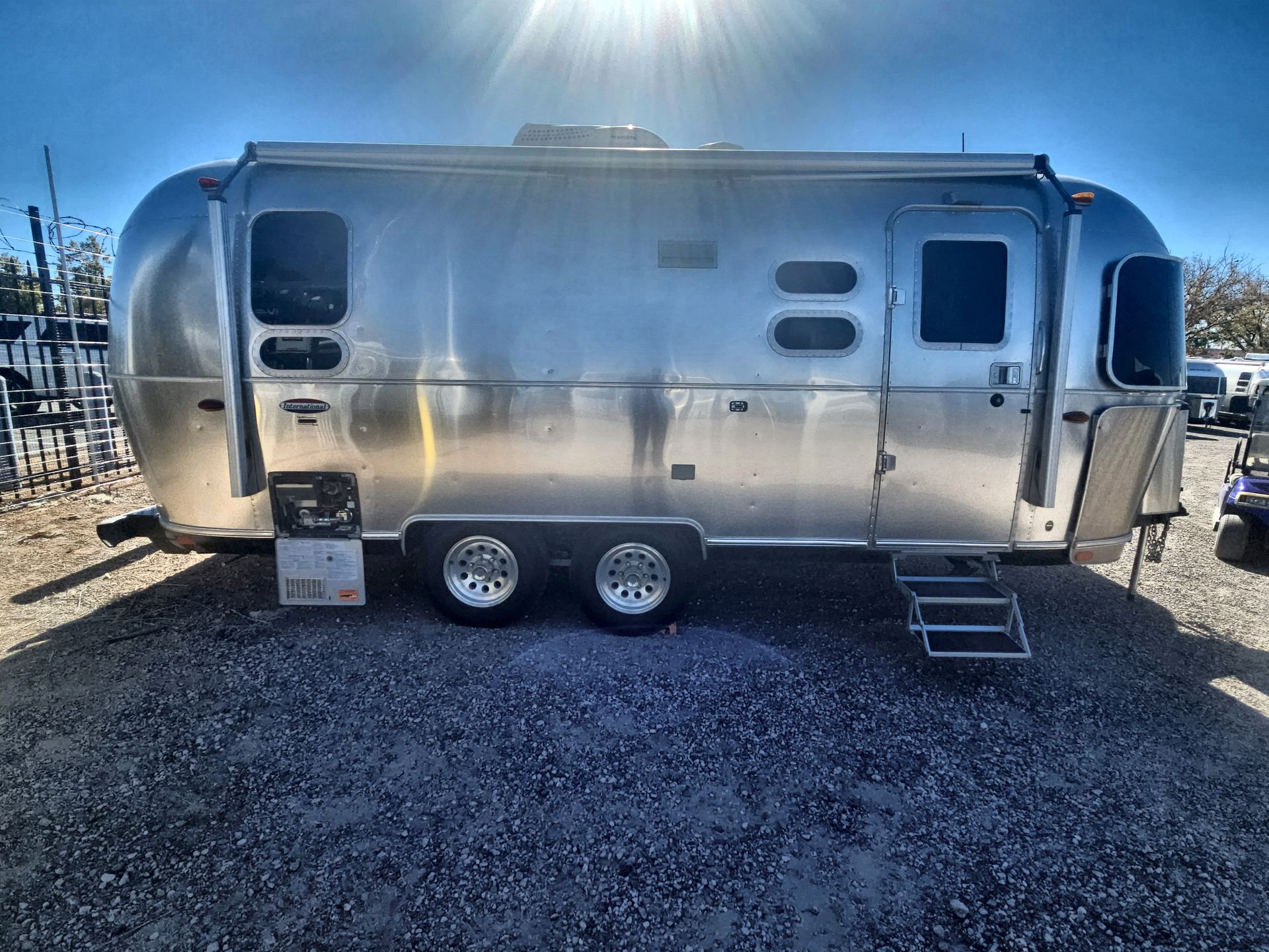 2016 Airstream 23CB (Corner Bed) Base