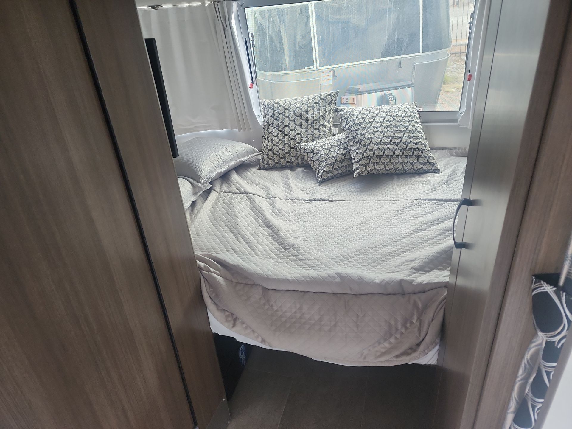 2023 Airstream 16RB Base