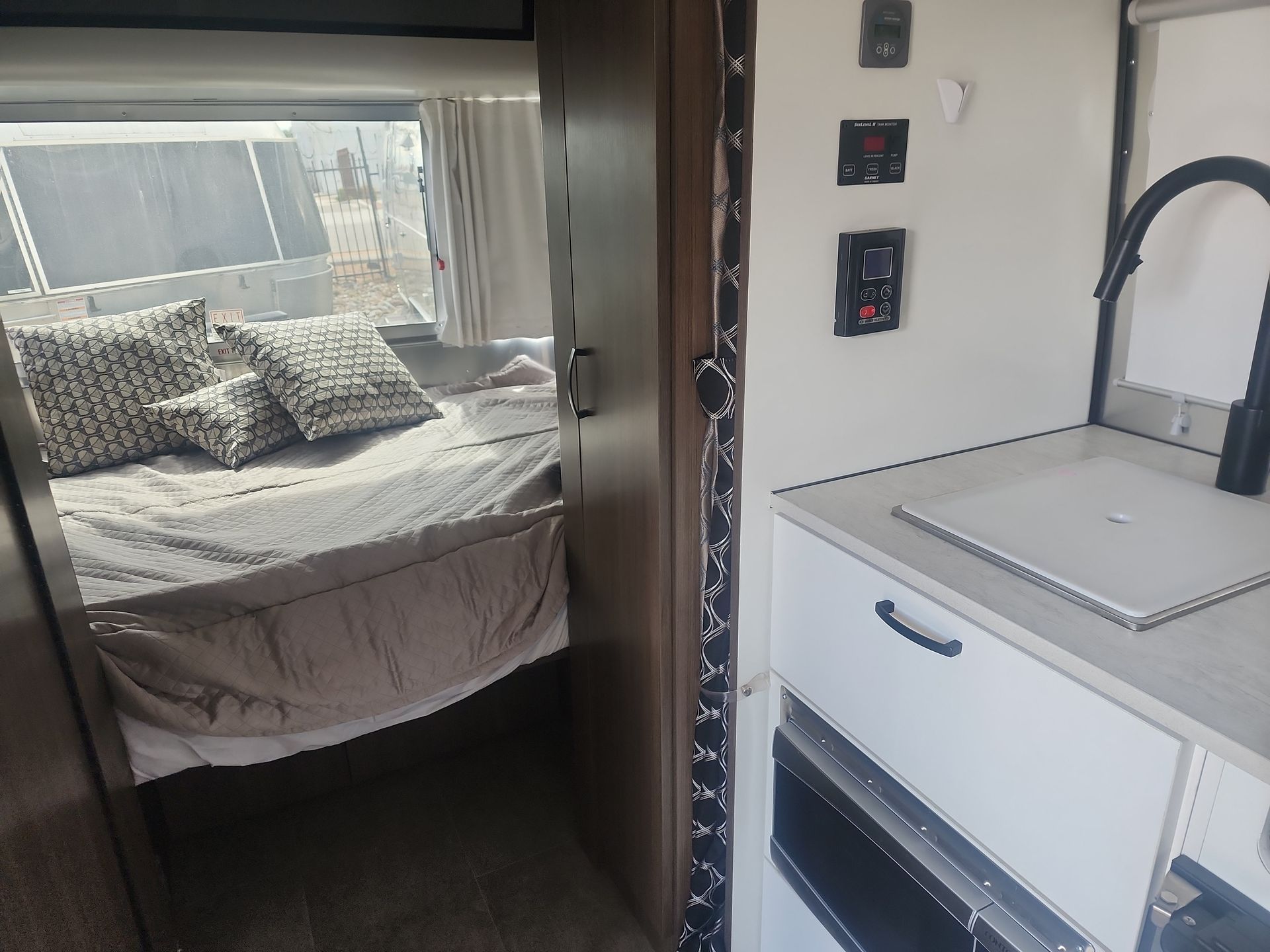 2023 Airstream 16RB Base