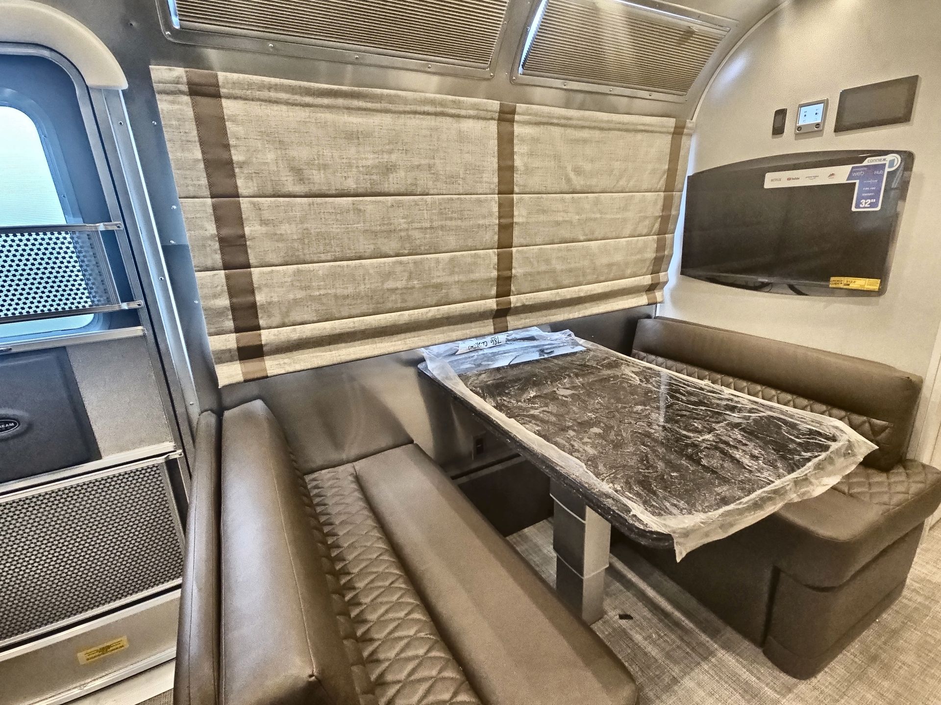 2026 Airstream 28RBQ Base