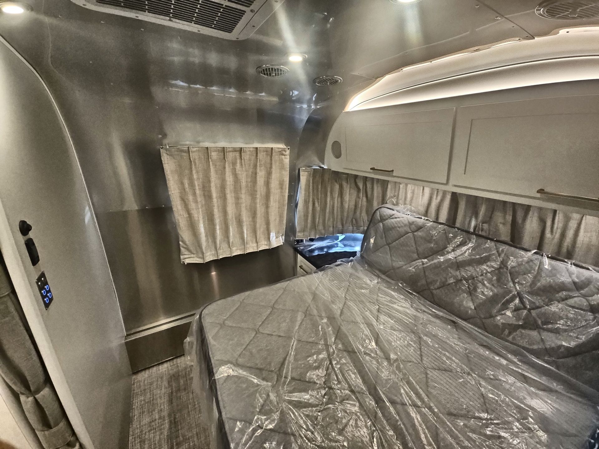 2026 Airstream 28RBQ Base