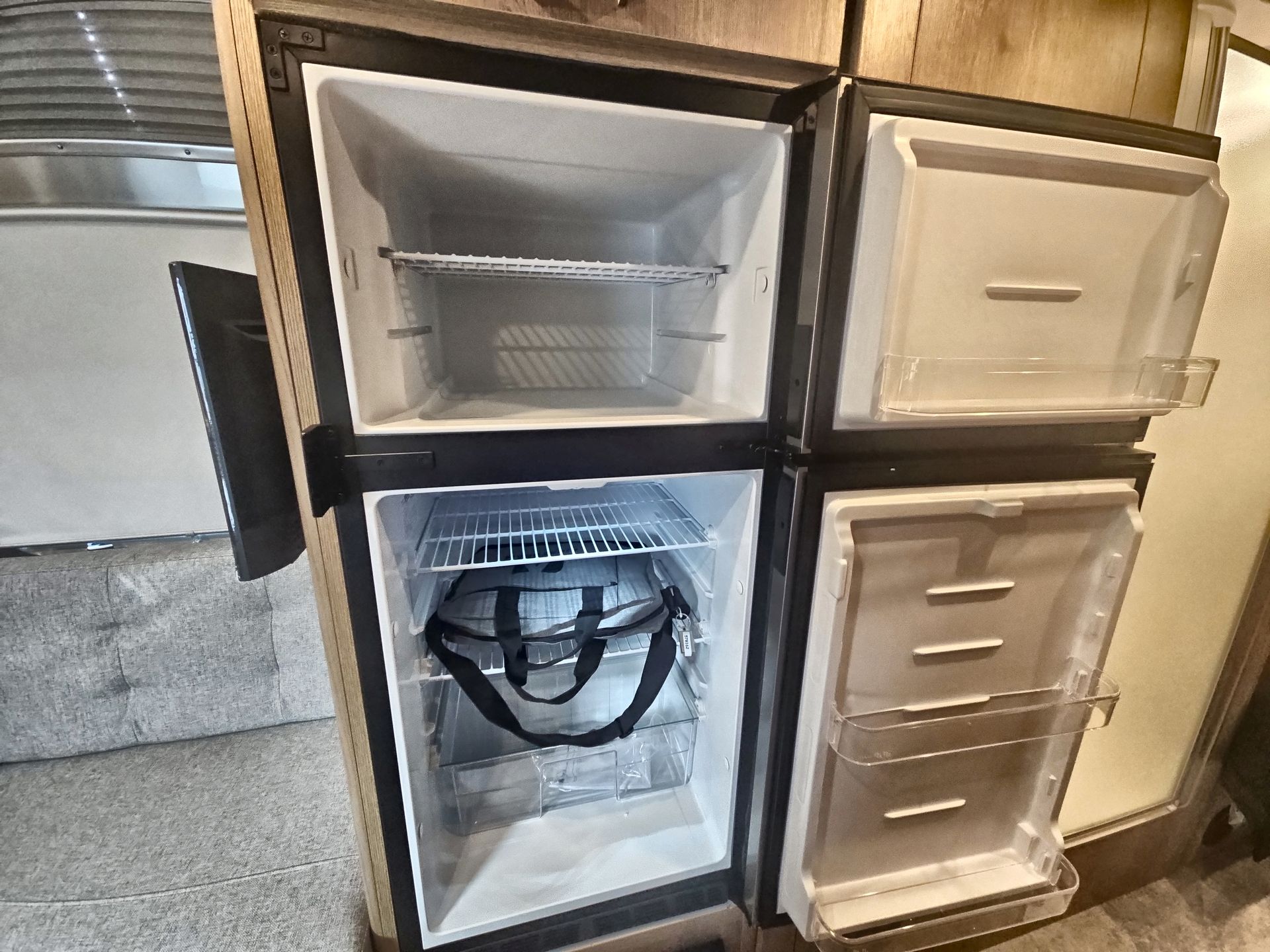 2026 Airstream 25FBT Base