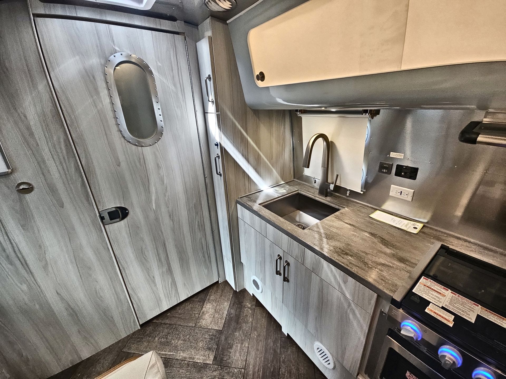 2025 Airstream 23FBQ Base