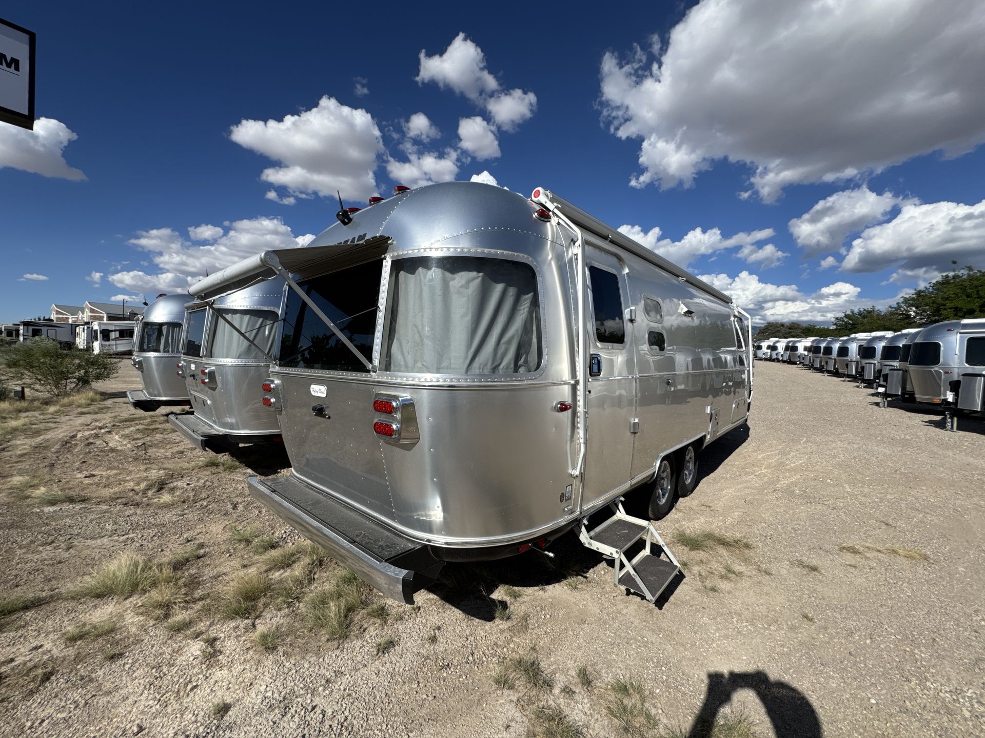 2025 Airstream 27FBT Base