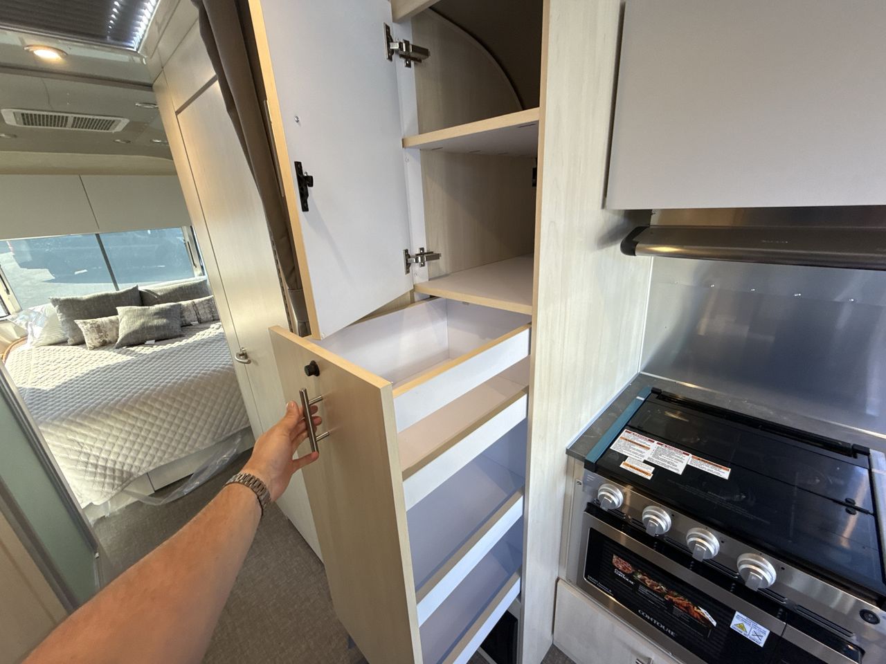 2026 Airstream 27FBQ Base