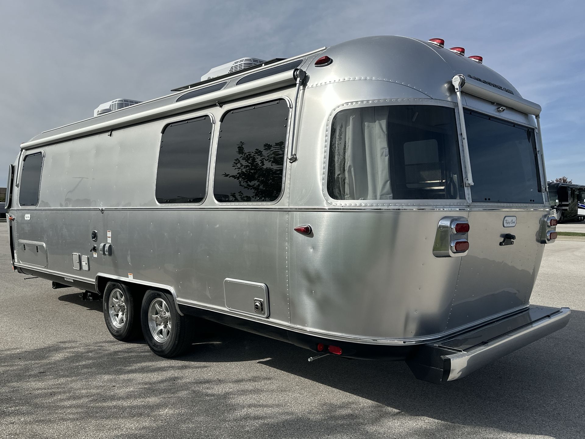 2026 Airstream 27FBT Base