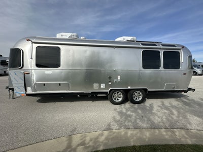 2026 Airstream 27FBT Base