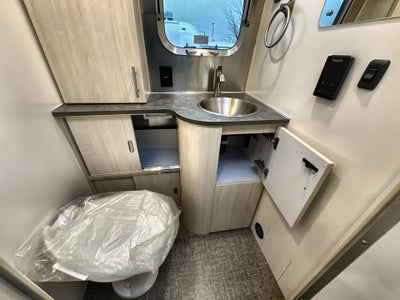 2026 Airstream 27FBT Base