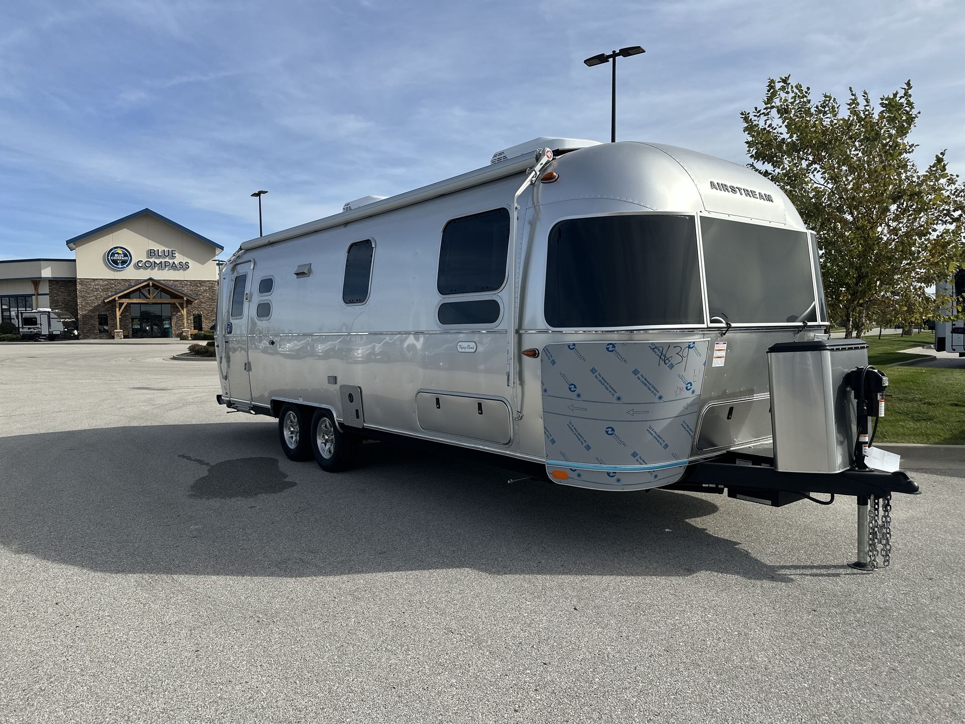 2026 Airstream 27FBT Base