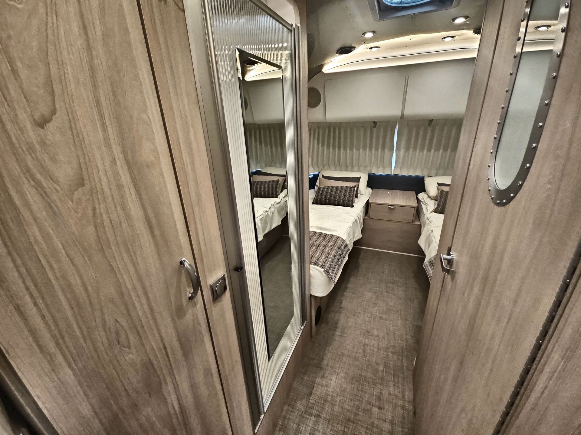 2024 Airstream 25FBT Base