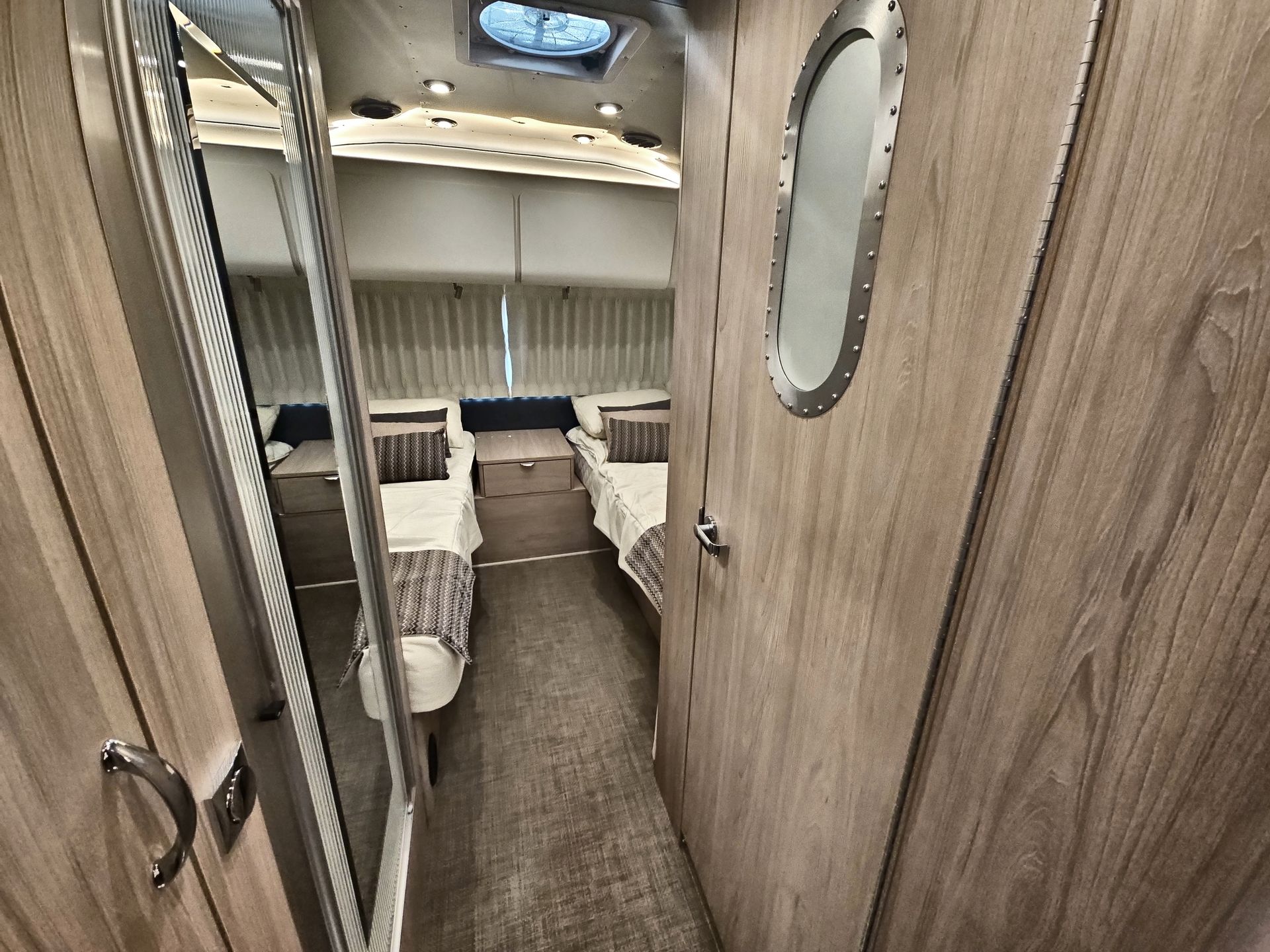 2024 Airstream 25FBT Base