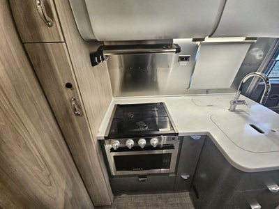 2024 Airstream 25FBT Base